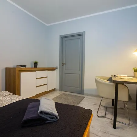 Apartment Center 2-bedroom Gem In Riga