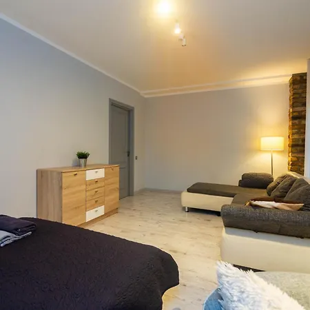 Center 2-bedroom Gem In