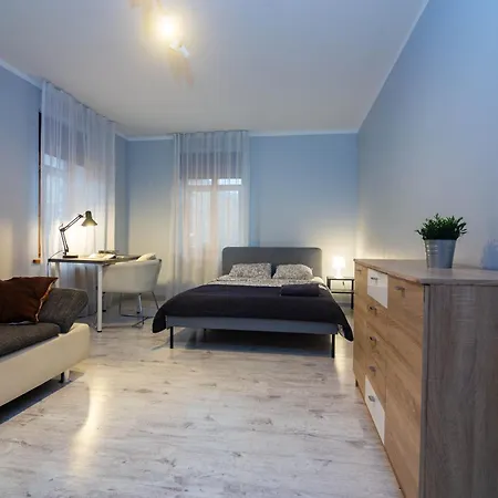 Center 2-bedroom Gem In Рига